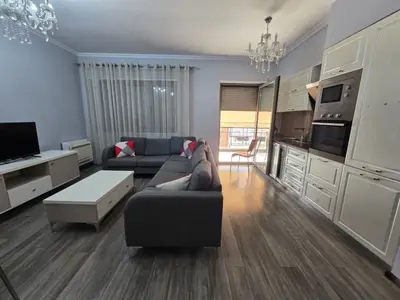Appartamento 3+1 in affitto a Rruga e Bogdanëve, Tirana, 100 m². Foto 2 di 12