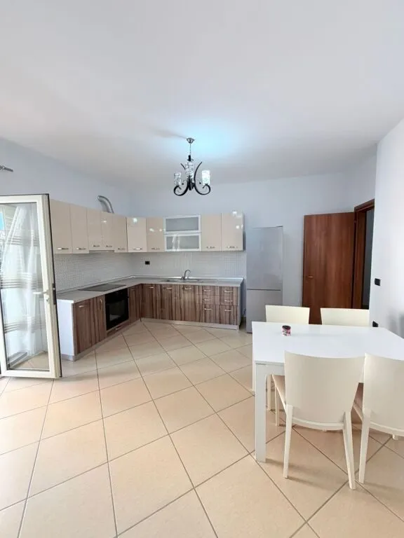 Apartament 2+1 me qera në Lagja nr.5, Durrës, 120 m². Foto 1 nga 9