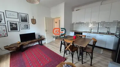 Apartament 2+1 me qera në Sheshi Willson, Tiranë, 80 m². Foto 2 nga 11