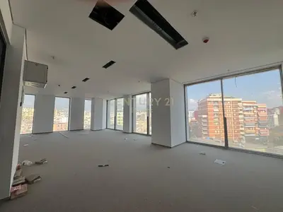 Office for rent in Rruga e Elbasanit, Tirana, 135 m². Photo 4 of 4