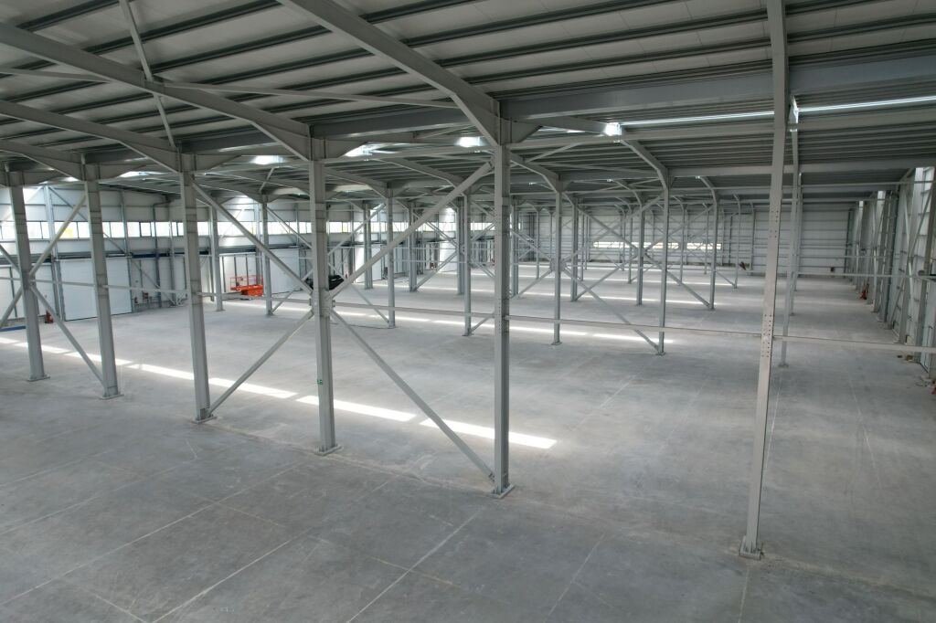 Magazzino in affitto a Vorë, 6.125 m². Foto 2 di 3