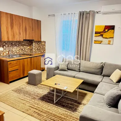 Appartamento 1+1 in affitto a 5 maj, Tirana, 60 m². Foto 1 di 4
