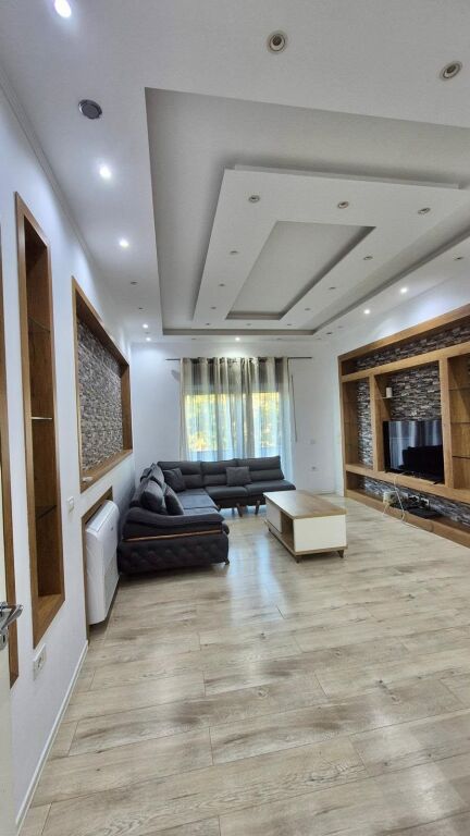 Apartament 2+1 me qera në Liqeni i Thatë, Tiranë, 90 m²