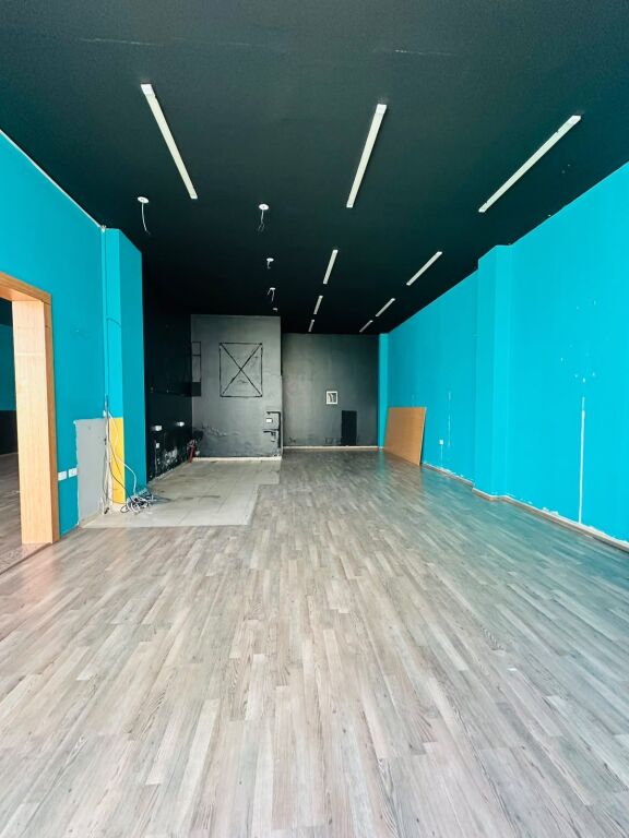 Shop for rent in Rruga Siri Kodra, Tirana, 132 m². Photo 3 of 3