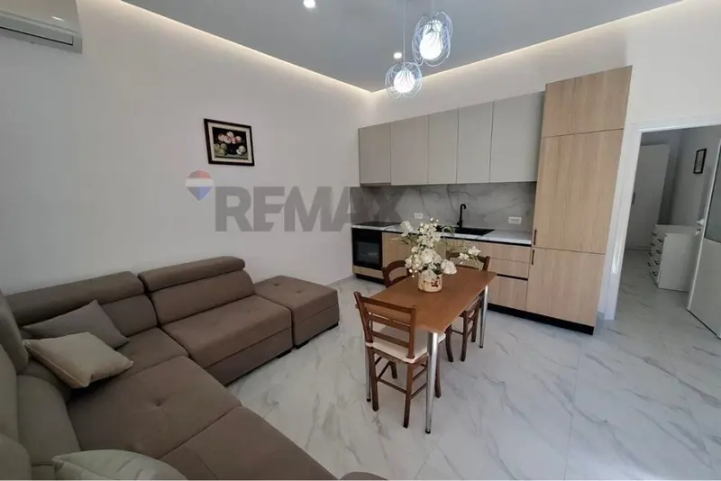 Shtëpi private 1+1 me qera në Centrale, Vlorë, 80 m²