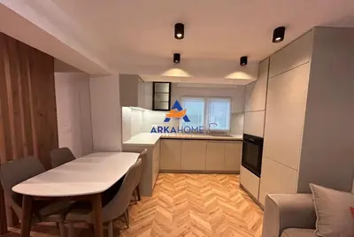 Apartament 2+1 me qera në Tregu Elektrik, Tiranë, 70 m². Foto 2 nga 5