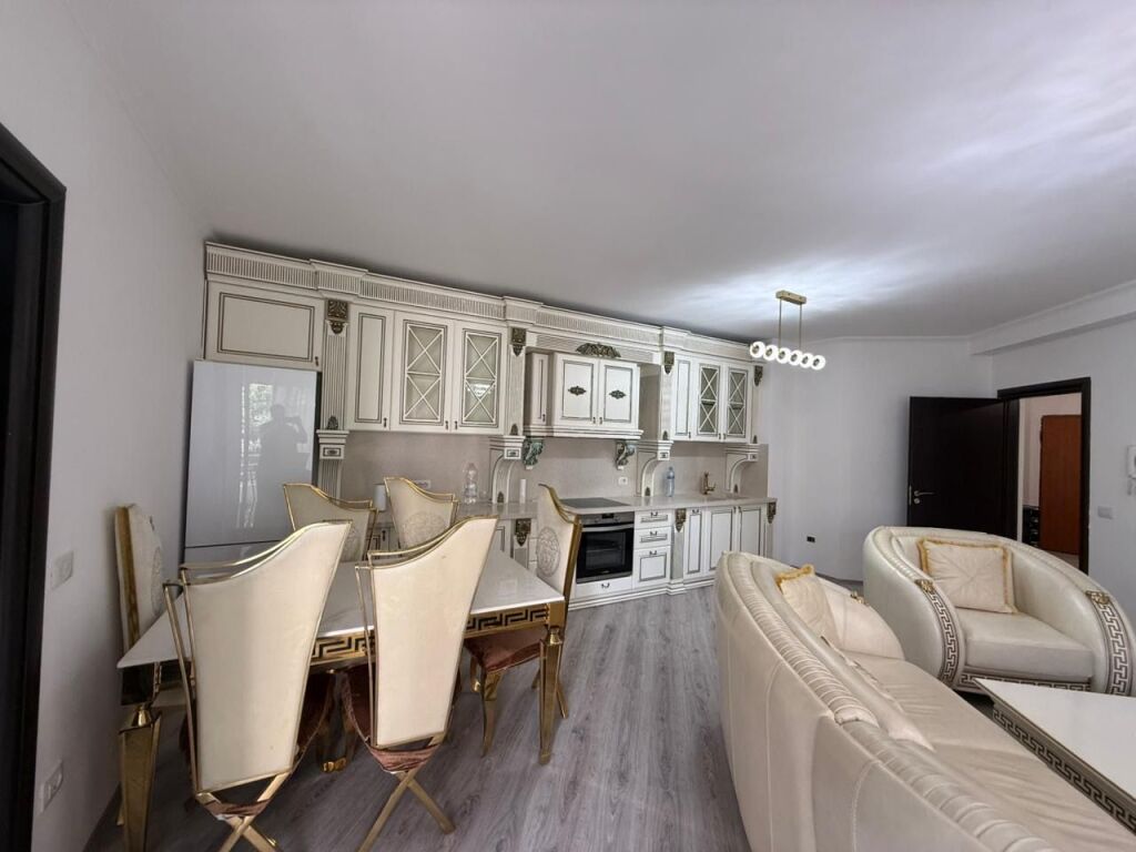 Apartament 2+1 me qera në Yzberisht, Tiranë, 85 m². Foto 2 nga 3