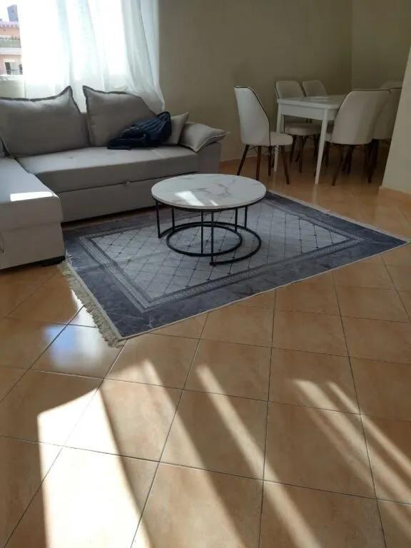 Apartament 1+1 me qera në Rruga Mujo Ulqinaku, Durrës, 90 m². Foto 1 nga 9