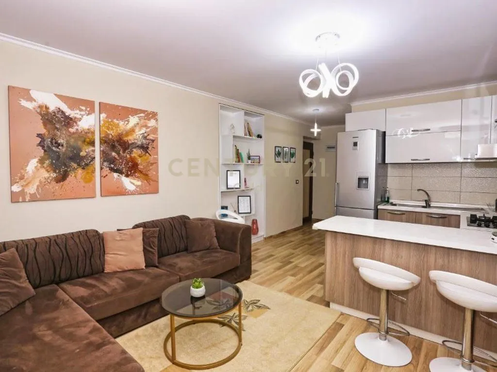 Appartamento 1+1 in affitto a Myslym Shyri, Tirana, 53 m². Foto 1 di 5