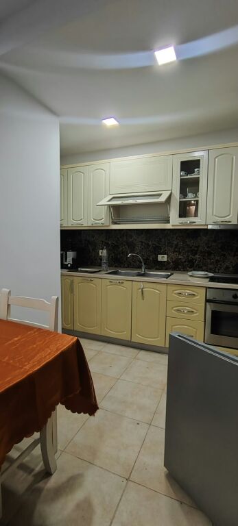 Apartment 2+1 for rent in Kashar, Tirana, 95 m². Photo 2 of 3
