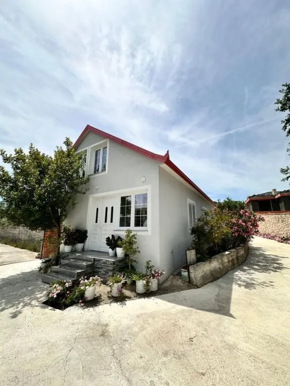Vilë me qera në TEG, Tiranë, 165 m²