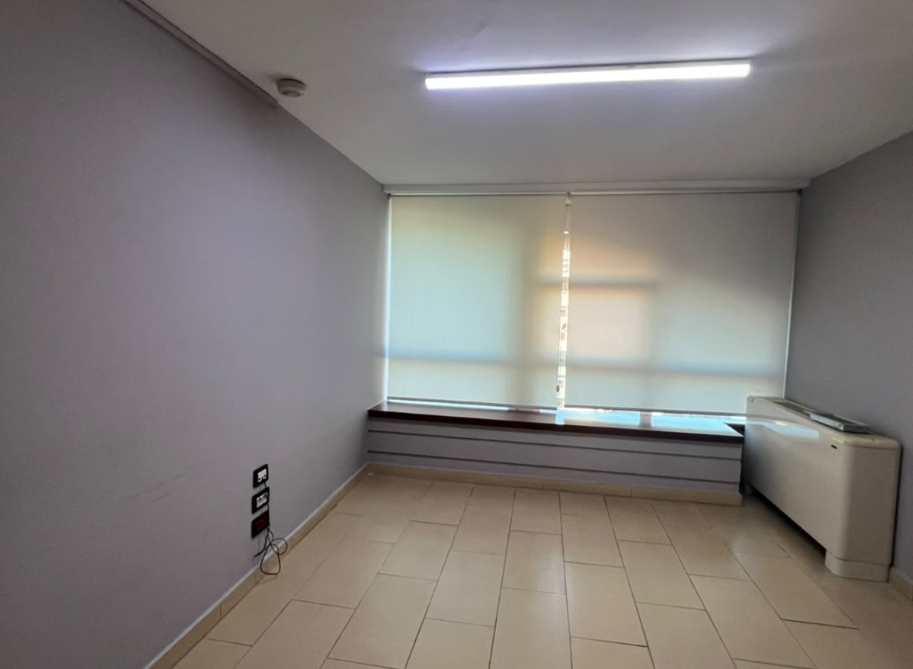 Ufficio in affitto a Rruga e Kavajës, Tirana, 450 m². Foto 2 di 3