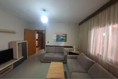 Apartament 2+1 me qera në Rruga Lef Sallata, Vlorë, 80 m². Foto 2 nga 12