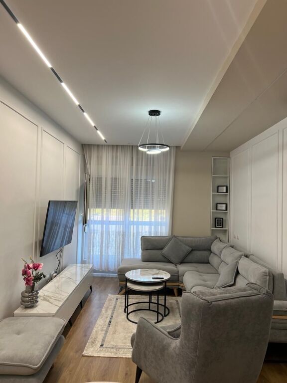 Appartamento 2+1 in affitto ad Ali Demi, Tirana, 91 m². Foto 1 di 3
