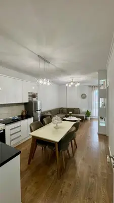 Apartament 2+1 me qera në Rruga E Dafinave, Tiranë, 85 m². Foto 2 nga 8