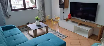 Apartament 2+1 me qera në Rruga Xhanfize Keko, Tiranë, 56 m². Foto 1 nga 8