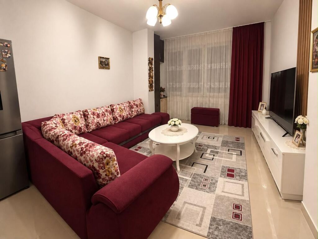 Apartment 1+1 for rent in Fresku, Tirana, 65 m². Photo 1 of 3