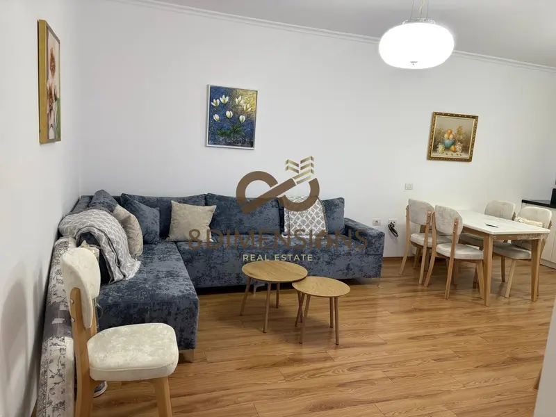 Apartament 2+1 me qera në Pazari i Ri, Tiranë, 114 m²