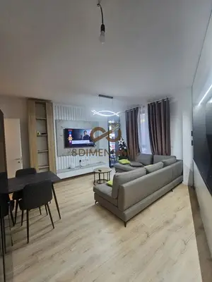 Appartamento 2+1 in affitto a Liqeni i Thatë, Tirana, 110 m². Foto 1 di 5