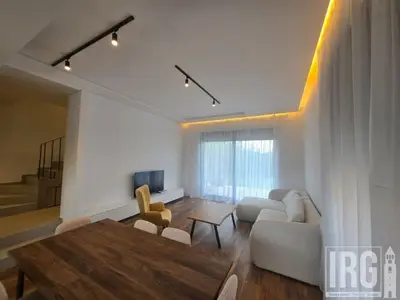 Villa in affitto a Mullet, Tirana, 590 m². Foto 2 di 3