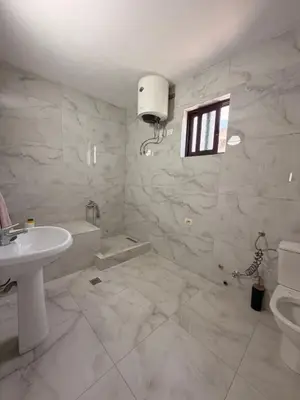 Shtëpi private 2+1 me qera në Kryqi i Kuq, Durrës, 80 m². Foto 7 nga 12