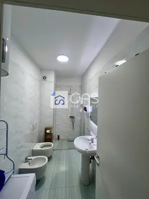 Apartament 2+1 me qera në Bulevardi i Ri, Tiranë, 100 m². Foto 2 nga 5