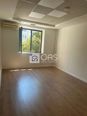 Locale commerciale in affitto a Bulevardi Zogu I, Tirana, 120 m². Foto 4 di 7