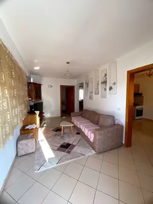 Apartament 2+1 me qera në Lagja nr.10, Durrës, 90 m². Foto 5 nga 6