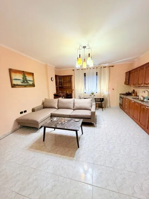 Apartment 2+1 for rent in Rruga Egnatia, Durrës, 111 m². Photo 1 of 10