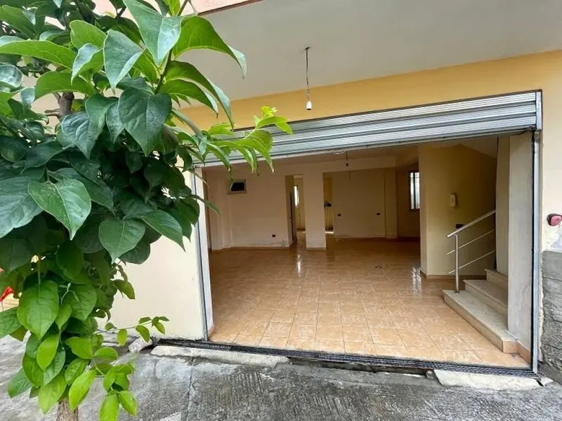 Magazzino in affitto a Sauk i Vjetër, Tirana, 100 m²