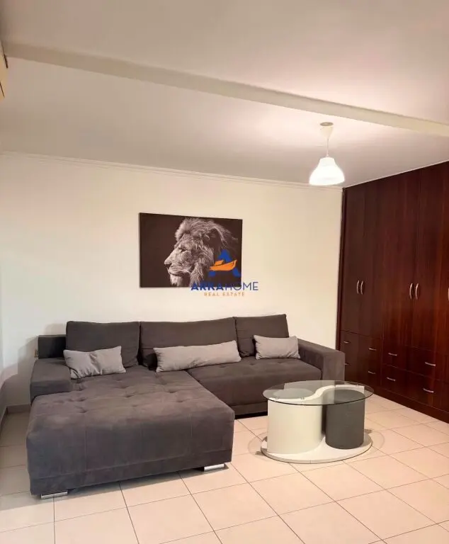 Apartament 1+1 me qera në Rruga Fortuzi, Tiranë, 74 m²