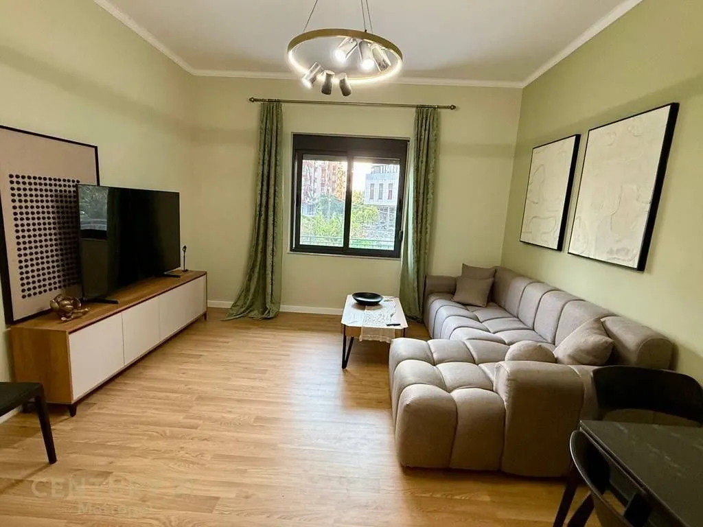 Apartament 3+1 me qera në Kthesa e Kamzës, Tiranë, 107 m². Foto 1 nga 5