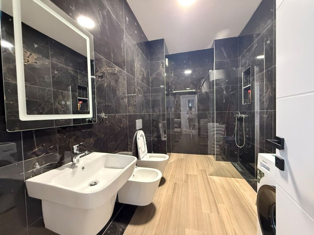 Apartment 2+1 for rent in Laprakë, Tirana, 130 m². Photo 3 of 3