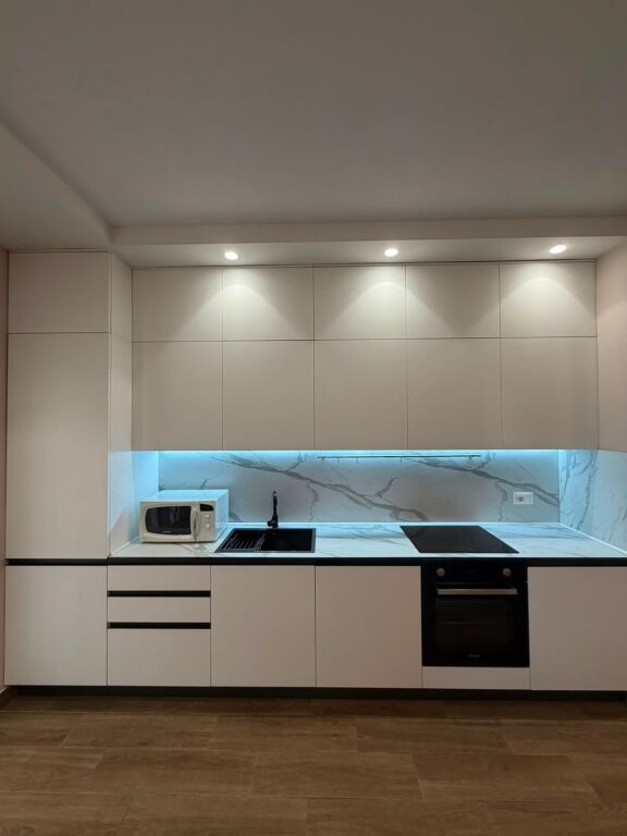 Apartament 1+1 me qera në Kompleksi Delijorgji, Tiranë, 73 m². Foto 2 nga 3