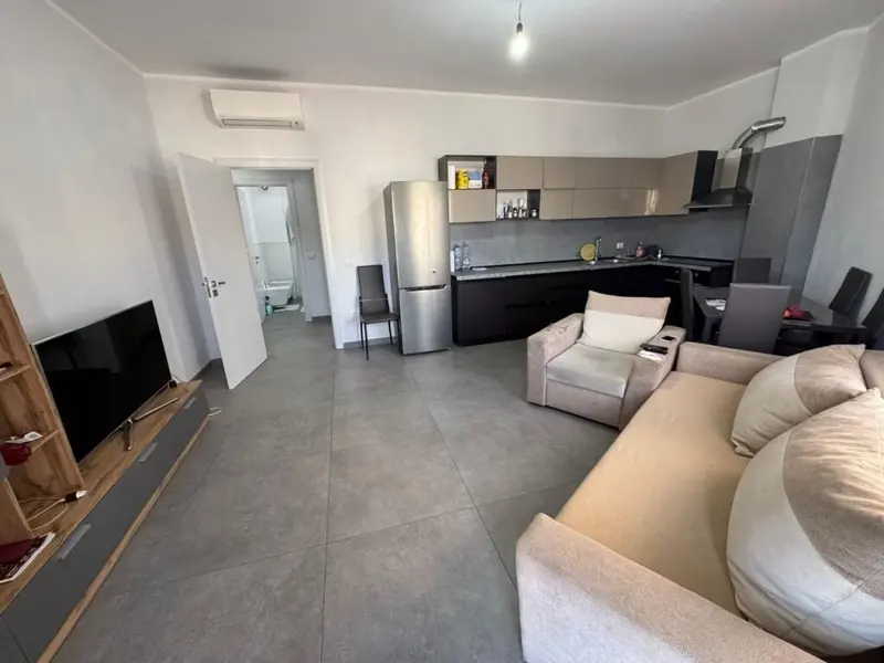 Apartament 2+1 me qera në Sheshi Pranvera, Durrës, 85 m²