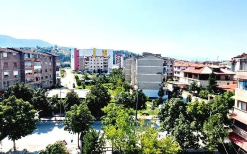 Appartamento 2+1 in affitto a Rruga Pandeli Vangjeli, Coriza, 80 m²