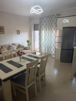 Appartamento 1+1 in affitto a Rruga e Bogdanëve, Tirana, 72 m². Foto 2 di 6