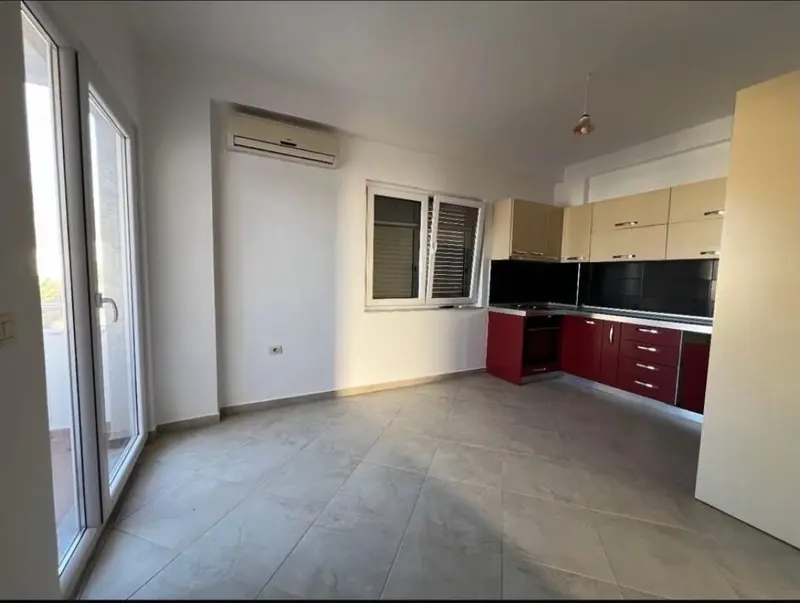 Apartament 2+1 me qera në Ali Demi, Tiranë, 120 m²