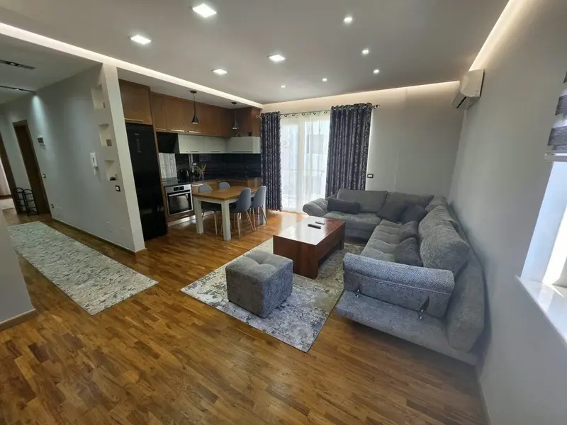 Apartment 2+1 for rent in Kopështi Zoologjik, Tirana, 100 m²