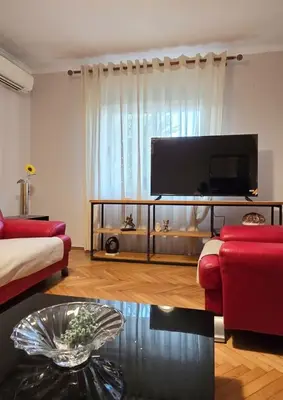 Apartament 2+1 me qera në Kodra e Priftit, Tiranë, 120 m². Foto 2 nga 11