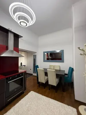 Apartament 2+1 me qera në Rruga e Barrikadave, Tiranë, 120 m². Foto 2 nga 9