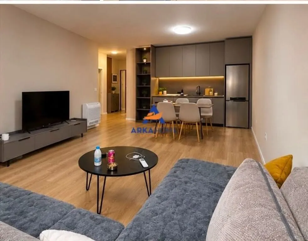 Apartament 2+1 me qera në Pallati me Shigjeta, Tiranë, 97 m². Foto 1 nga 6