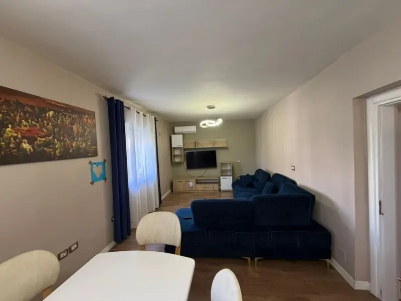 Apartament 2+1 me qera në Muzeu i Dëshmorëve, Durrës, 90 m²