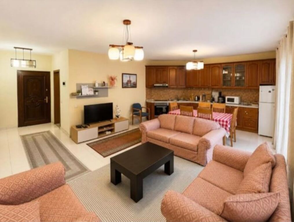 Apartament 2+1 me qera në Komuna e Parisit, Tiranë, 96 m². Foto 1 nga 3