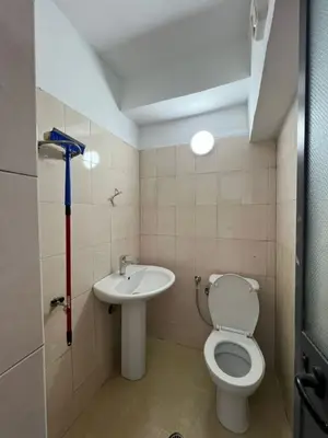 Locale commerciale in affitto a Stacioni i Zjarrfikësve, Durazzo, 20 m². Foto 3 di 4