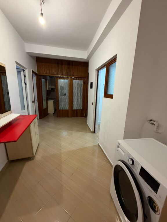 Apartament 2+1 me qera në Xhamlliku, Tiranë, 80 m². Foto 3 nga 3