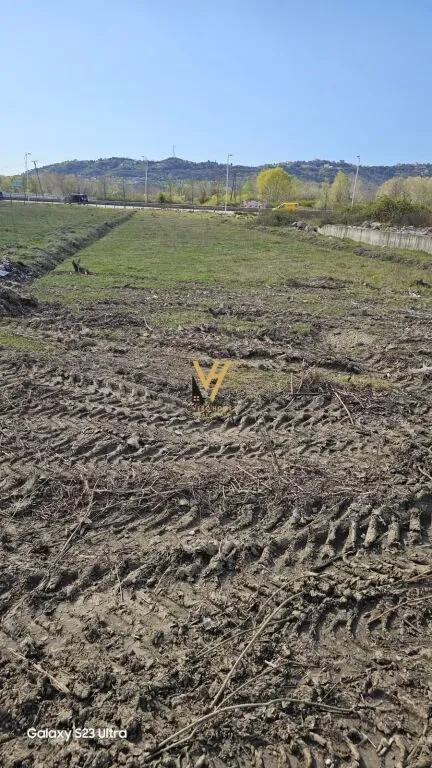 Terreno in affitto a Rinas, Tirana, 860 m². Foto 1 di 1