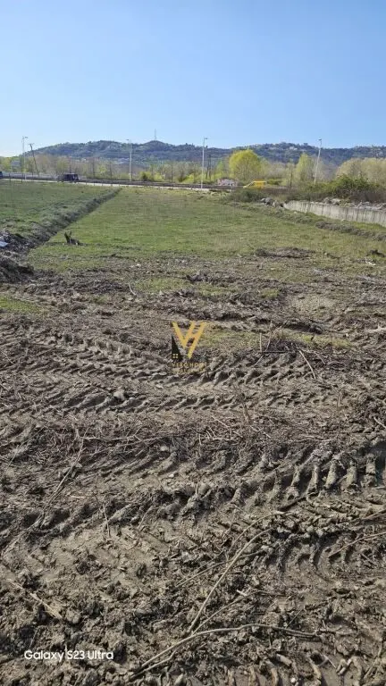 Terreno in affitto a Rinas, Tirana, 860 m²