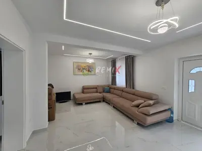 Apartment 2+1 for rent in Rruga Faik Konica, Durrës, 100 m². Photo 3 of 12