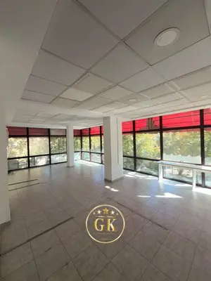 Locale commerciale in affitto a Rruga Mozaikeve, Durazzo, 60 m². Foto 2 di 8
